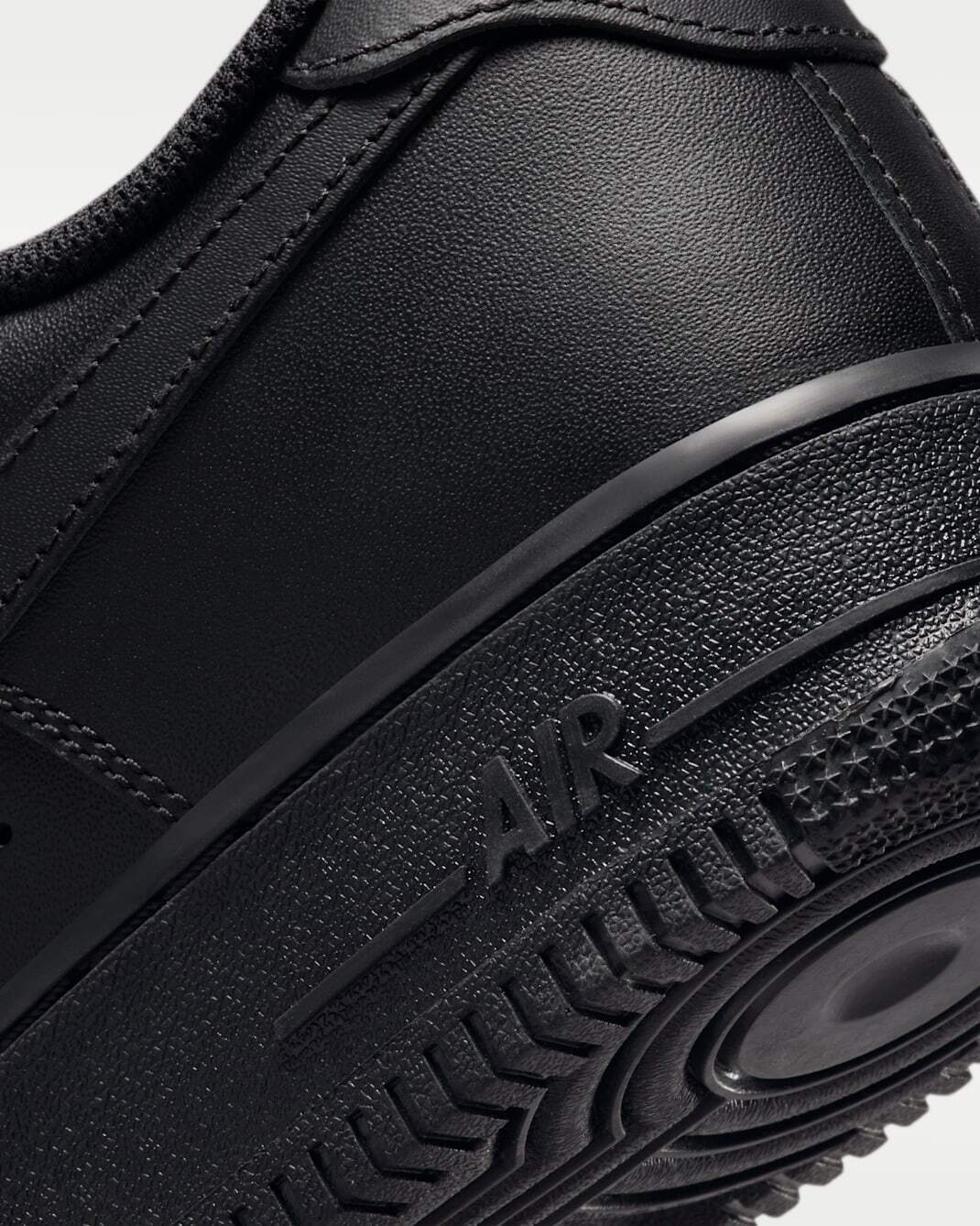 Nike Air Force 1 '07 Low Black, White & Gold – Classic AF1 Streetwear Sneakers for Men & Women